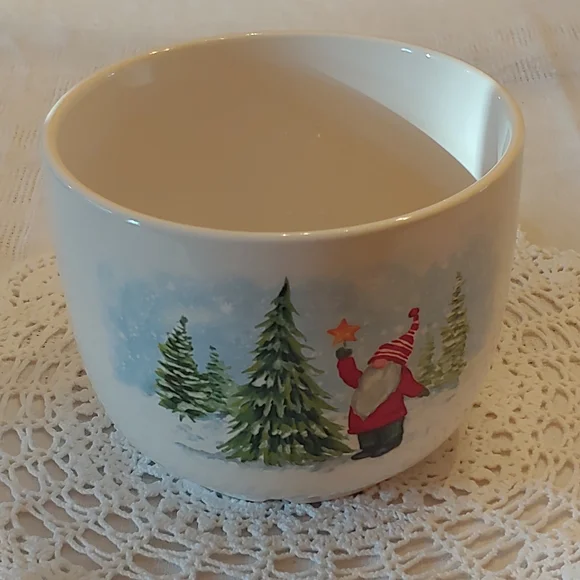 Holiday Gnome Bowls - Picture 5 of 17